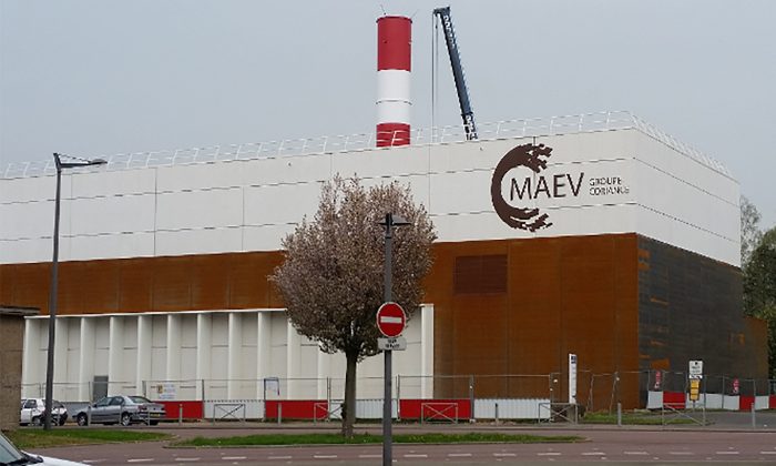 Chaufferie Biomasse de Mont-Saint-Aignan : la cheminée est installée